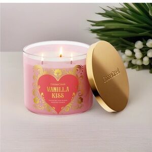 Goose Creek 3-Wick Candle -Vanilla Kiss (14.5 oz)